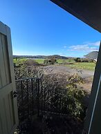 England's Gate and Coachhouse