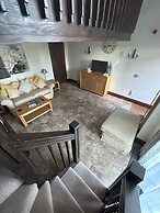 England's Gate and Coachhouse