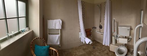 England's Gate and Coachhouse