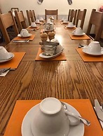 England's Gate and Coachhouse