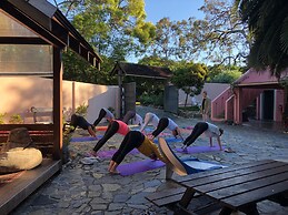 Dolphins Beach House - Hostel