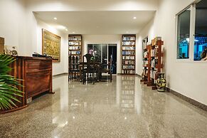 The Lake House Ko Yo