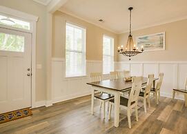 Gorgeous New Modern Farmhouse-style Townhouse Just Blocks From the Vir