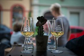 Weinbar und Hotel FahrAway