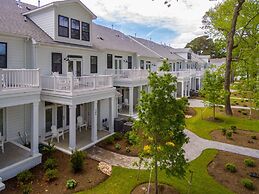 Gorgeous New Modern Farmhouse-style Townhouse Just Blocks From the Vir