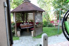 Cozy Apartment with Roof Terrace