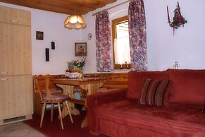 Cozy Apartment with Roof Terrace