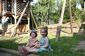 Cozy Apartment with Roof Terrace
