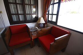 Summer Breeze Inn Hotel