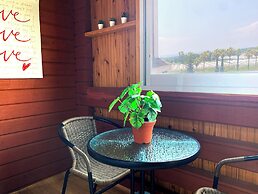 Breakfast at Tiffany's Pension