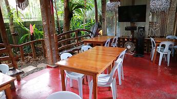 Victoria Guest House and Cottages