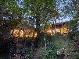 Hanarenoyado Sennomori