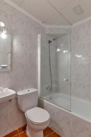Hotel Las Palmeras by Vivere Stays