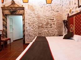 Hotel Las Palmeras by Vivere Stays