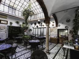 Hotel Las Palmeras by Vivere Stays