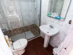 Hotel Las Palmeras by Vivere Stays
