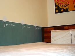 Home & Teak Homestay