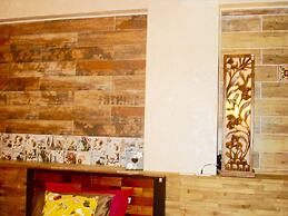 Home & Teak Homestay