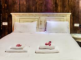 Country Suites with Jaccuzzi & Pool