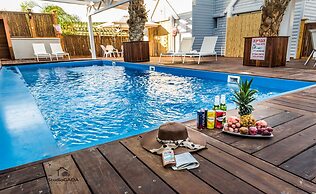 Country Suites with Jaccuzzi & Pool