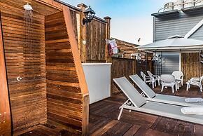 Country Suites with Jaccuzzi & Pool