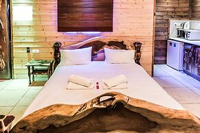 Country Suites with Jaccuzzi & Pool