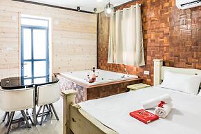 Country Suites with Jaccuzzi & Pool