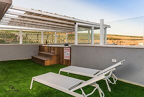 Country Suites with Jaccuzzi & Pool