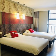 ibis Chengdu East Railway Station Hotel
