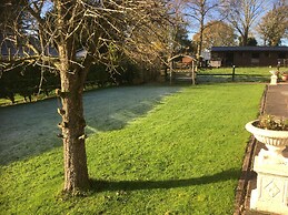 Little Rushbrook Cottages