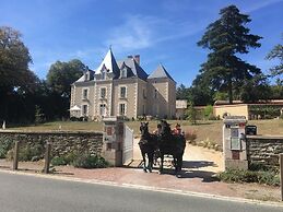LE Petit Chateau DES Cedres