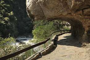 Crossing The Rainbow Bridge B&B
