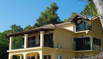 Zarkadis Beach Apartments