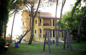 Zarkadis Beach Apartments