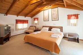 Zarkadis Beach Apartments