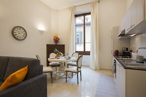 Iris Apartments by Mmega