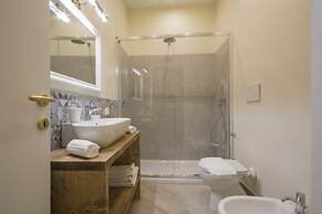 Iris Apartments by Mmega