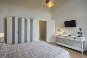 Iris Apartments by Mmega