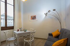 Iris Apartments by Mmega