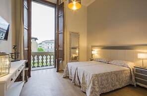 Iris Apartments by Mmega