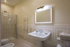 Iris Apartments by Mmega