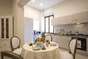 Iris Apartments by Mmega