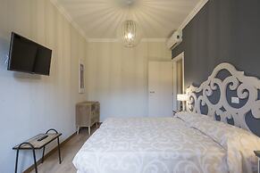 Iris Apartments by Mmega