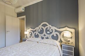 Iris Apartments by Mmega