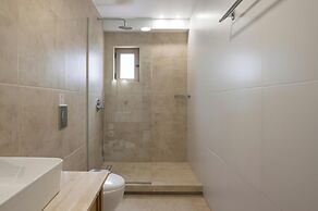 Petritos Rooms and Studios