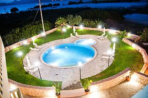 Petritos Rooms and Studios