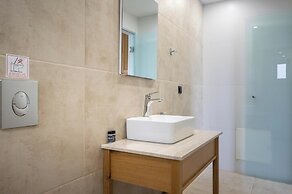 Petritos Rooms and Studios