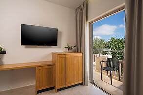 Petritos Rooms and Studios