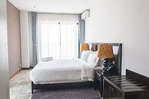 The Streamliner Hotel Apartment