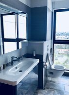 The Streamliner Hotel Apartment